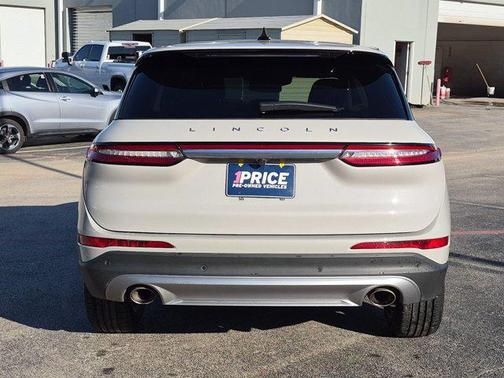 Ceramic Pearl Metallic Tinted Clearcoat 2023 Lincoln Corsair Standard