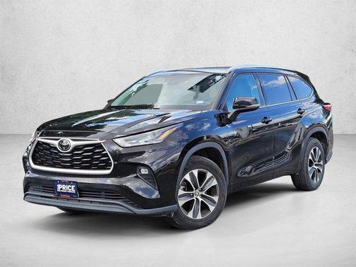 Opulent Amber 2021 Toyota Highlander XLE