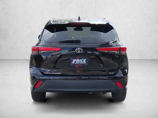 Opulent Amber 2021 Toyota Highlander XLE