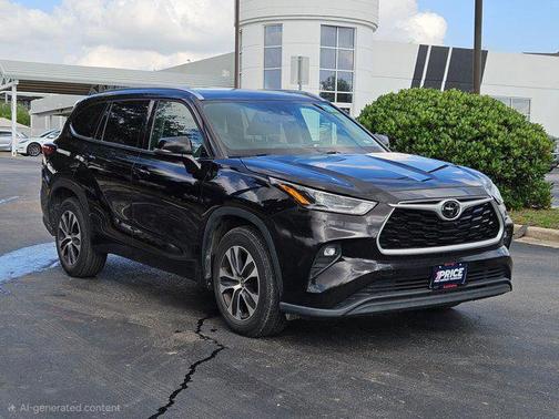 Opulent Amber 2021 Toyota Highlander XLE