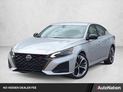 Brilliant Silver Metallic 2024 Nissan Altima SR FWD