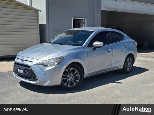 2019 Toyota Yaris Sedan LE