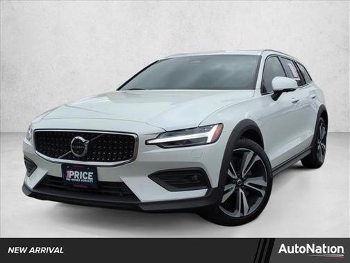 2025 Volvo V60 Cross Country Plus, B5 AWD Gas (mild hybrid)
