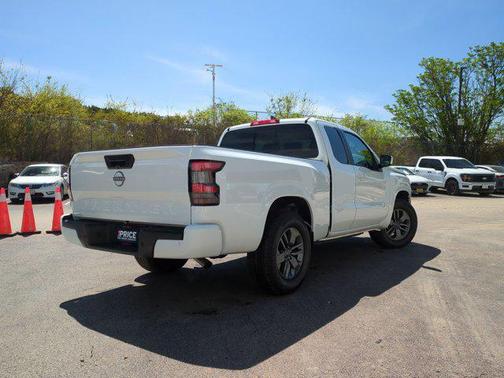 2025 Nissan Frontier SV