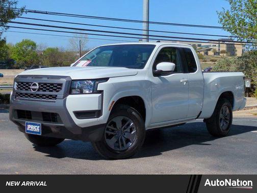 2025 Nissan Frontier SV