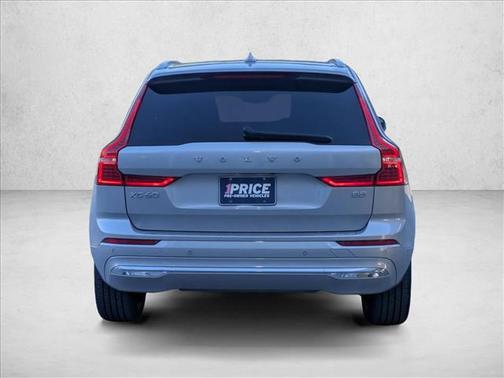 Silver Dawn Metallic 2022 Volvo XC60 B5 Inscription