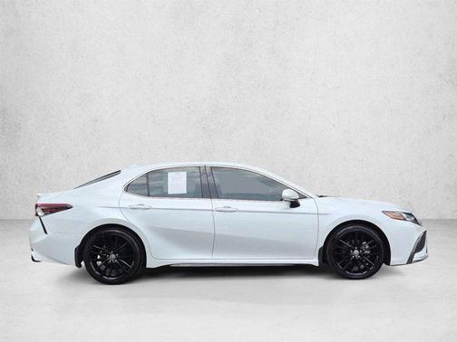 Wind Chill Pearl 2021 Toyota Camry XSE