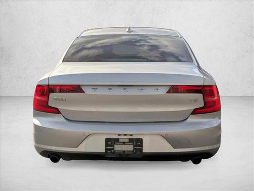 2018 Volvo S90 T5 Momentum