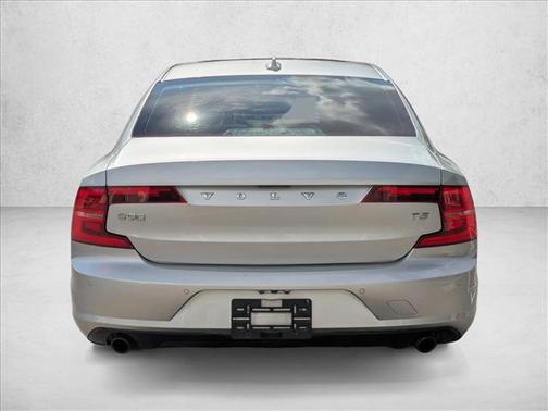 2018 Volvo S90 T5 Momentum