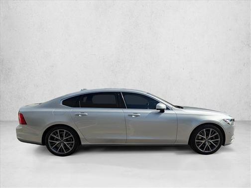 2018 Volvo S90 T5 Momentum