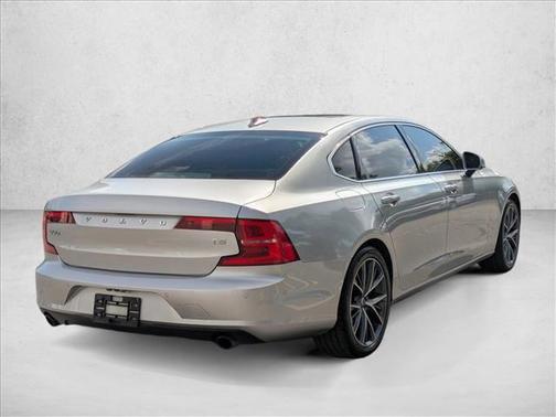 2018 Volvo S90 T5 Momentum
