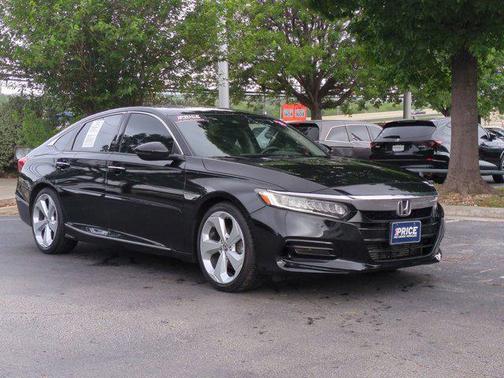 Crystal Black Pearl 2018 Honda Accord Touring