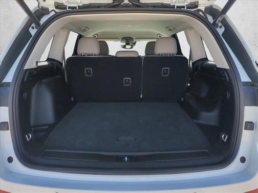 Bright White Clearcoat 2022 Jeep Grand Cherokee Laredo