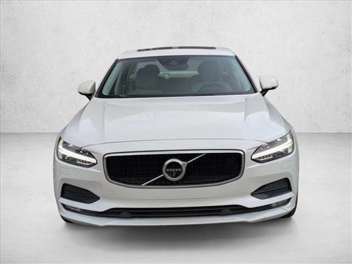 2017 Volvo S90 T6 Momentum