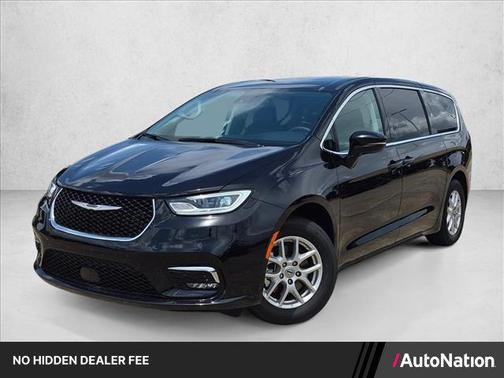 Diamond Black Crystal Pearlcoat 2024 Chrysler Pacifica Touring L