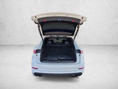 Carrara White Metallic 2019 Porsche Cayenne Turbo