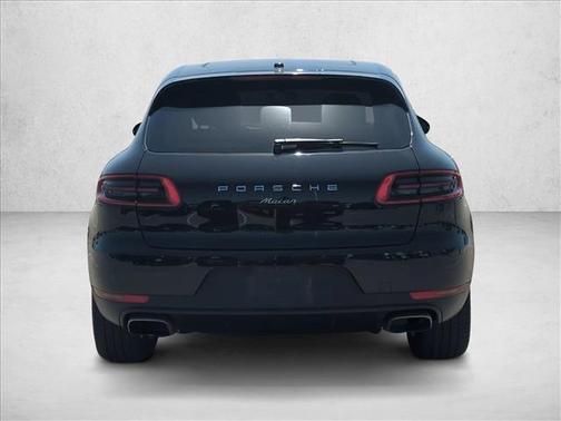 Jet Black Metallic 2017 Porsche Macan Macan