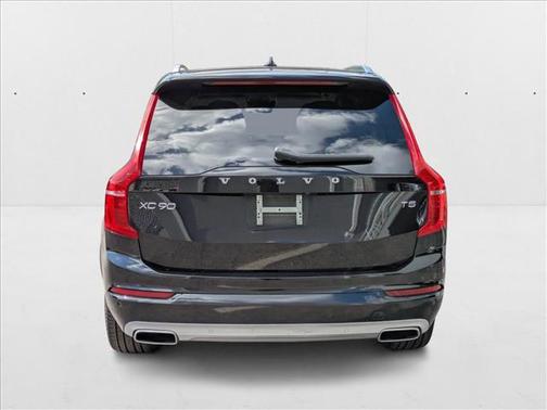 2021 Volvo XC90 T5 Momentum