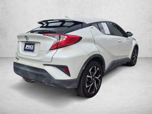 Blizzard Pearl 2018 Toyota C-HR XLE Premium
