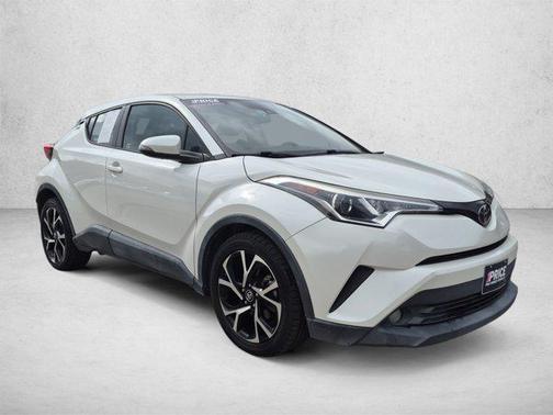 Blizzard Pearl 2018 Toyota C-HR XLE Premium