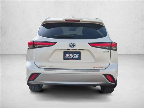 Blizzard Pearl 2021 Toyota Highlander Hybrid Platinum