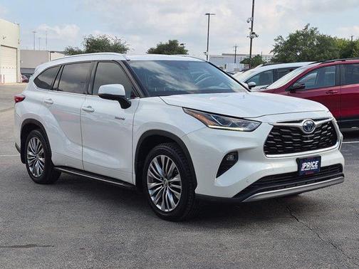 Blizzard Pearl 2021 Toyota Highlander Hybrid Platinum
