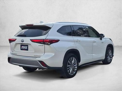 Blizzard Pearl 2021 Toyota Highlander Hybrid Platinum