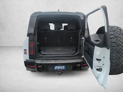 2023 Land Rover Defender 130 X-Dynamic SE