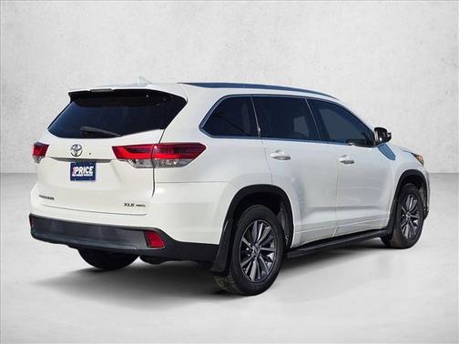 Blizzard Pearl 2018 Toyota Highlander XLE