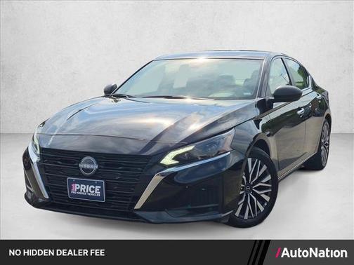 Super Black 2025 Nissan Altima SV FWD