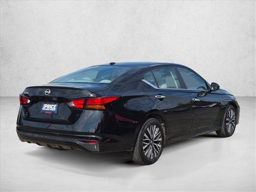 Super Black 2025 Nissan Altima SV FWD