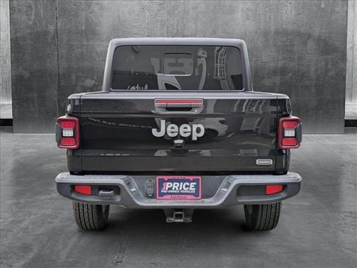 2022 Jeep Gladiator Overland