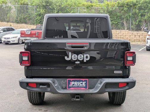 2022 Jeep Gladiator Overland