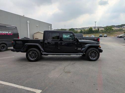 2022 Jeep Gladiator Overland