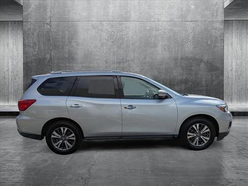 2019 Nissan Pathfinder SV