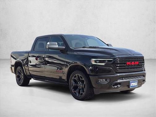 Diamond Black Crystal Pearlcoat 2022 RAM 1500 Limited