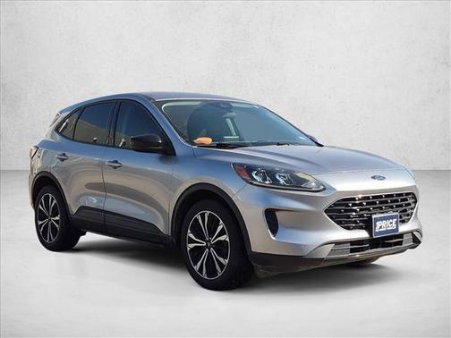 Iconic Silver Metallic 2021 Ford Escape SE