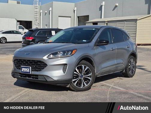 Iconic Silver Metallic 2021 Ford Escape SE