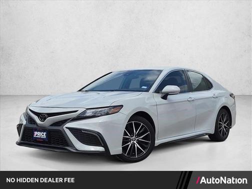 White 2022 Toyota Camry SE