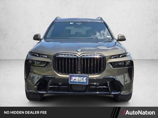 Manhattan Green Metallic 2025 BMW X7 xDrive40i