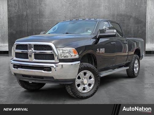 2017 RAM 2500 Tradesman Crew Cab 4x4 6'4' Box