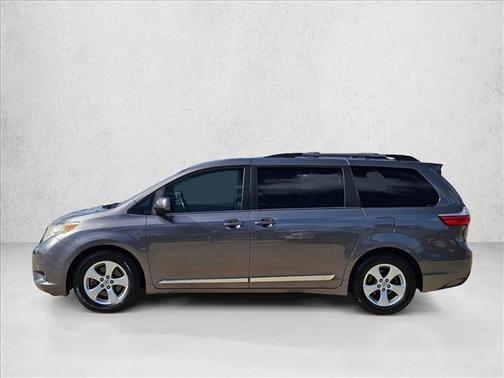 2017 Toyota Sienna LE