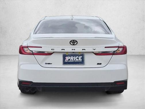 Ice Cap 2026 Toyota Camry SE