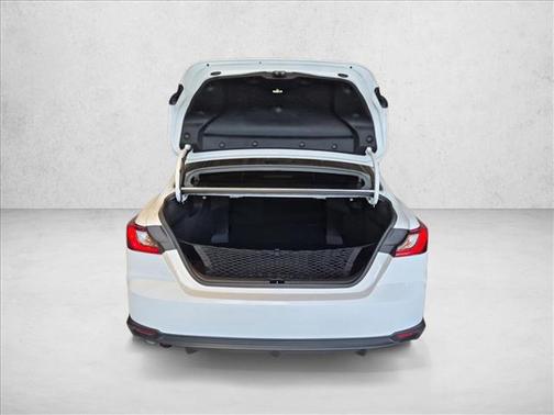 Ice Cap 2026 Toyota Camry SE
