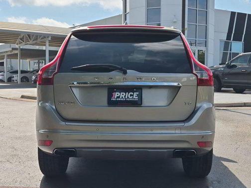 Seashell Metallic 2016 Volvo XC60 T6 Drive-E