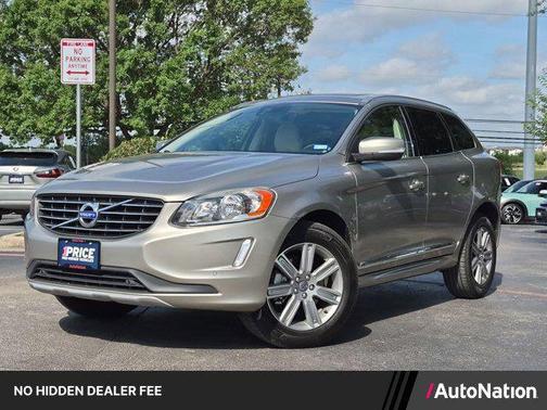 Seashell Metallic 2016 Volvo XC60 T6 Drive-E
