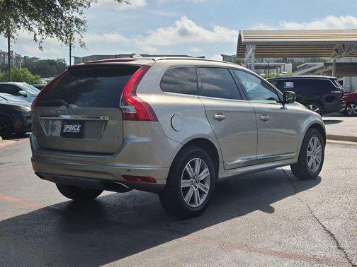 Seashell Metallic 2016 Volvo XC60 T6 Drive-E