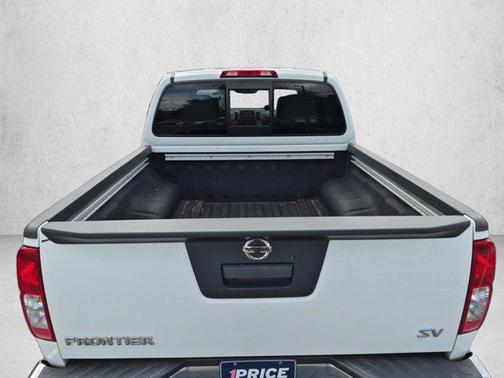 Glacier White 2014 Nissan Frontier SV