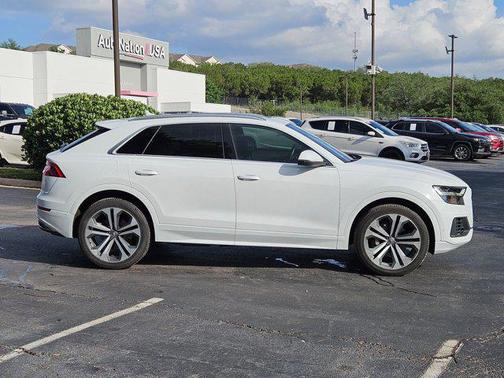 Glacier White Metallic 2020 Audi Q8 55 Premium Plus