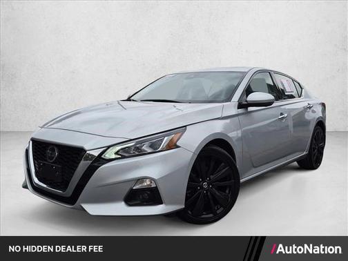 Brilliant Silver Metallic 2022 Nissan Altima Platinum Intelligent AWD